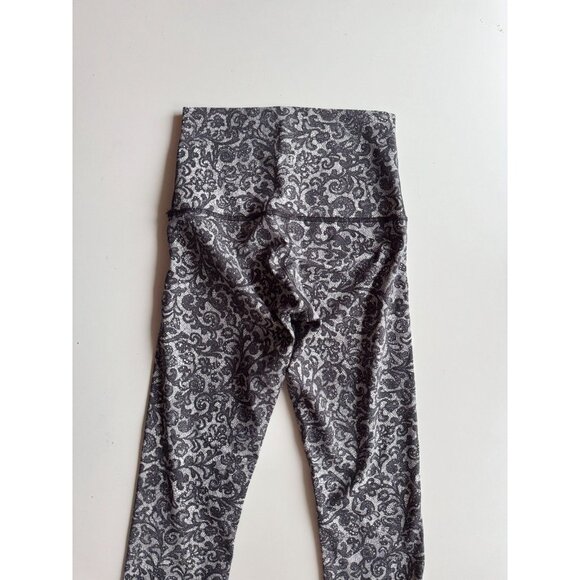 Lot of 2 LULULEMON Size 4 Wunder Under Leggings - Lace & Floral Print - Picture 6 of 16
